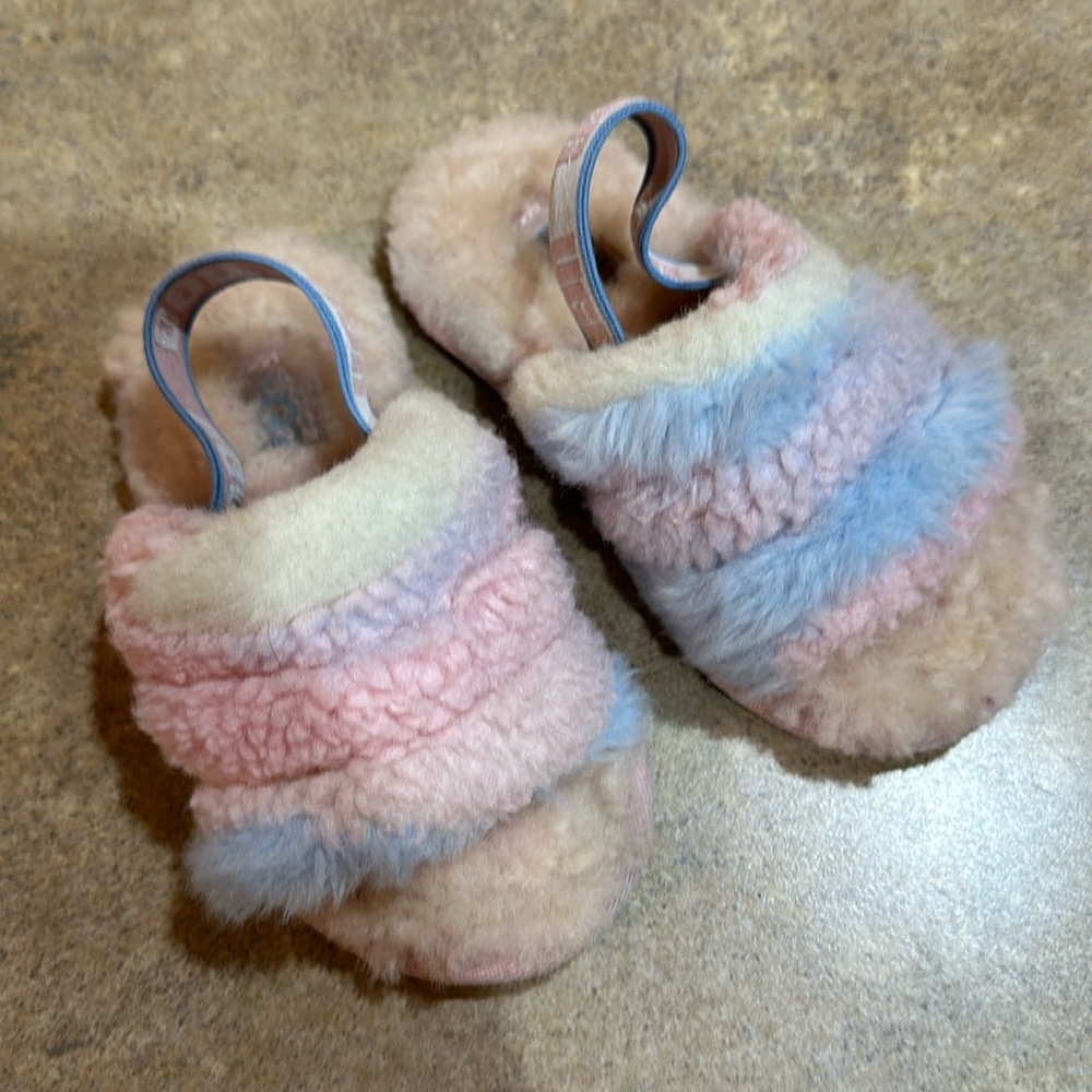 Girls UGG slipper size 8